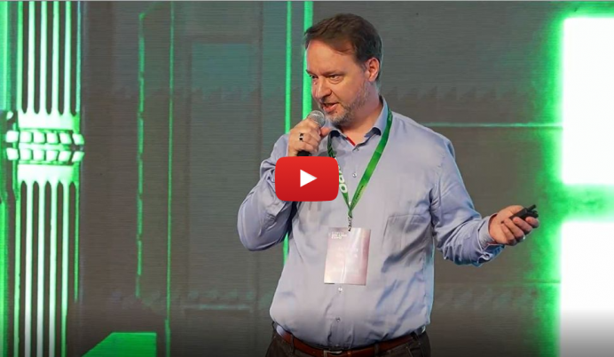 E-mail je mrtvý. Každý rok. A přesto roste